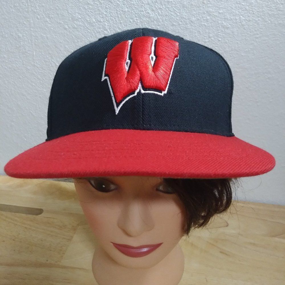 Vintage TOW Wisconsin Badgers Snap Back Hat Cap